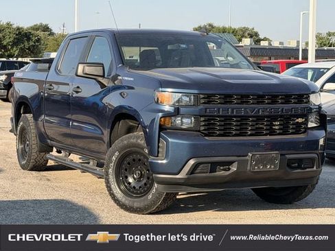 Used 2020 Chevrolet Silverado 1500 Custom w/ Custom Value Package AWD/4WD image 2