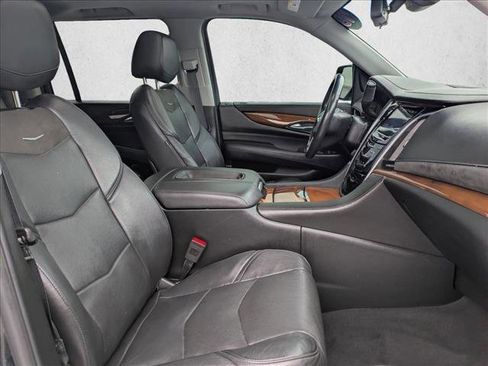 Used 2018 Cadillac Escalade ESV Premium Luxury AWD/4WD image 23