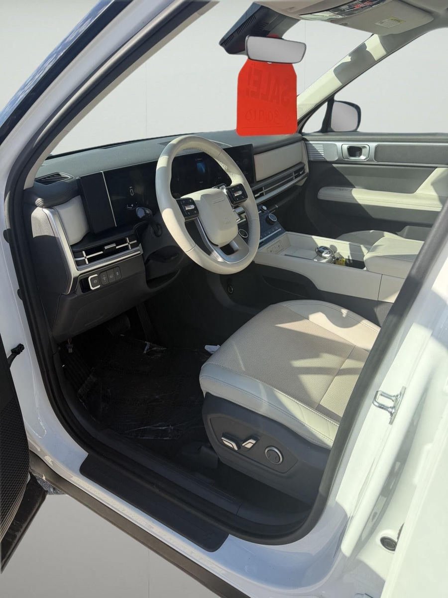 Used 2025 Hyundai Santa Fe SEL AWD/4WD image 30