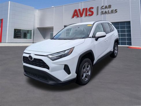 Used 2025 Toyota RAV4 XLE image 1