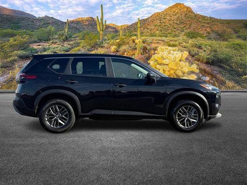 Used 2023 Nissan Rogue S image 3