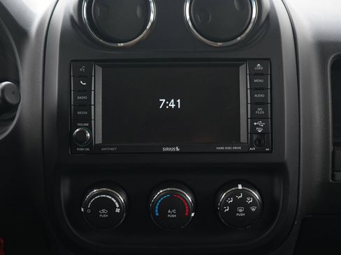 Used 2016 Jeep Patriot Latitude image 15