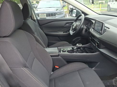 Used 2024 Nissan Rogue S AWD/4WD image 11