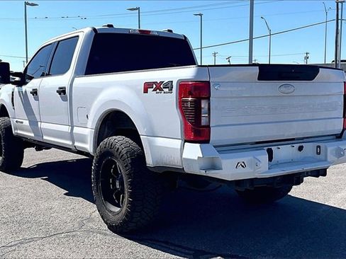 Used 2021 Ford F250 XLT w/ FX4 Off-Road Package image 3