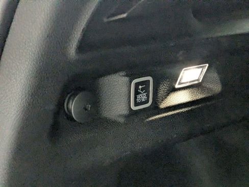 Used 2024 Jeep Grand Cherokee L Limited w/ Luxury Tech Group II image 27