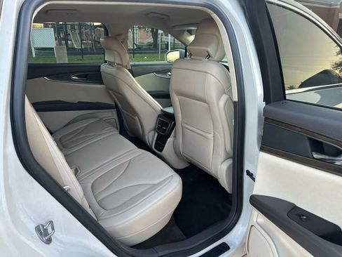 Used 2019 Lincoln Nautilus Select image 25