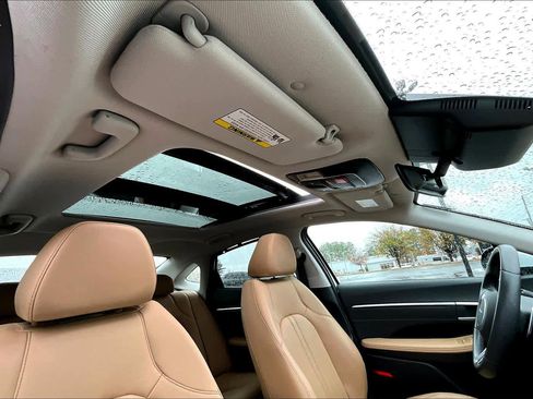 Used 2025 Hyundai Sonata Limited image 13