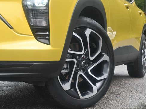 Used 2024 Chevrolet Trax RS w/ Driver Confidence Package image 32