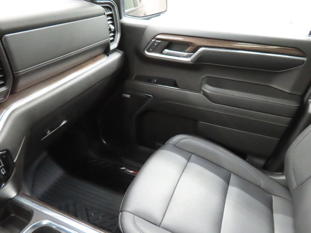 Used 2024 Chevrolet Silverado 1500 RST AWD/4WD image 29
