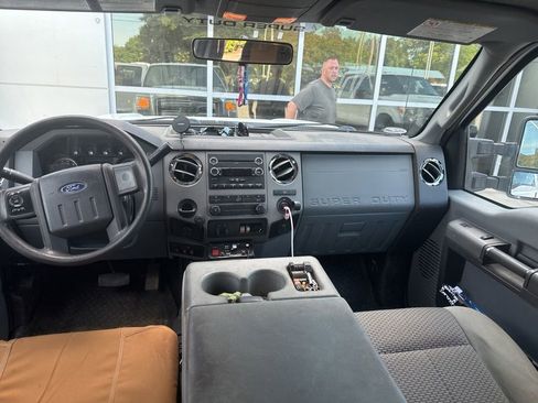 Used 2012 Ford F250 XLT AWD/4WD image 5