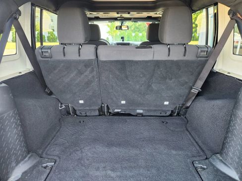Used 2017 Jeep Wrangler Unlimited Sport AWD/4WD image 43