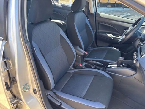 Used 2025 Nissan Versa SV image 34