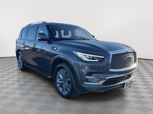 Used 2022 INFINITI QX80 Luxe w/ All-Season Package image 3