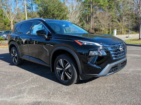 New 2025 Nissan Rogue SL AWD/4WD image 2