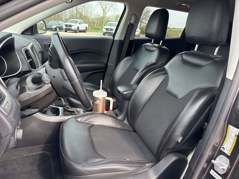 Used 2018 Jeep Compass Latitude w/ Popular Equipment Group image 16