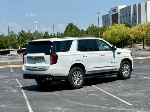 Used 2021 GMC Yukon Denali AWD/4WD image 8
