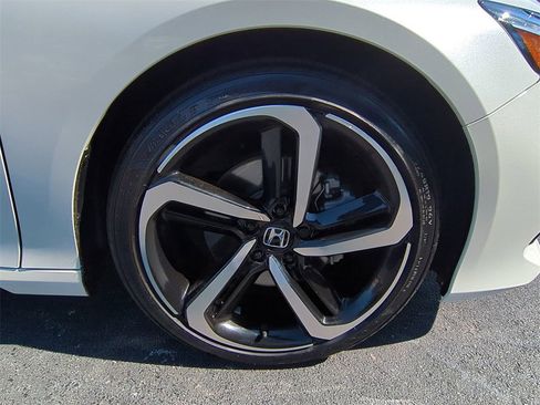 Used 2022 Honda Accord Sport image 11