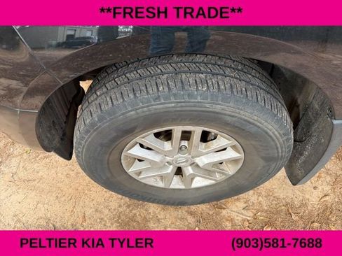 Used 2019 Nissan Frontier SV image 5