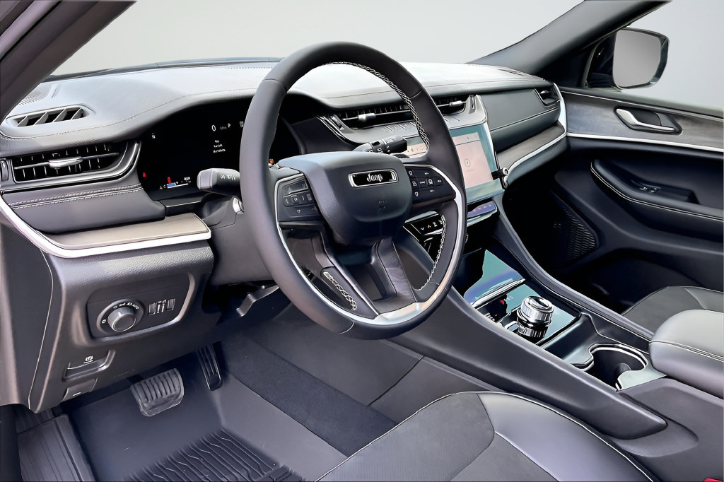 New 2026 Jeep Grand Cherokee Altitude AWD/4WD image 7