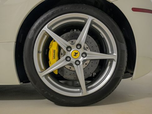 Used 2015 Ferrari 458 Spider RWD image 21