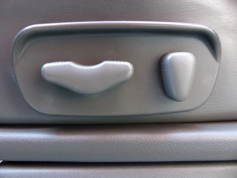 Used 2019 Nissan Frontier SL image 24