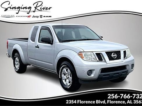 Used 2012 Nissan Frontier SV image 1