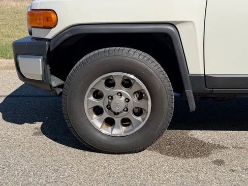 Used 2012 Toyota FJ Cruiser 4WD w/ Convenience Pkg image 23