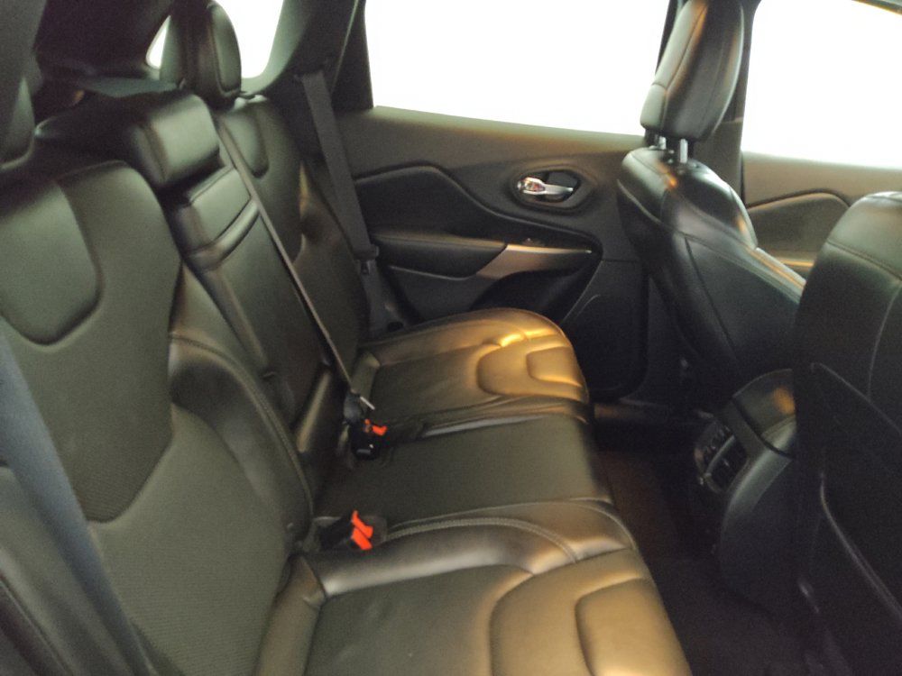 Used 2019 Jeep Cherokee Limited w/ Trailer Tow Group AWD/4WD image 19