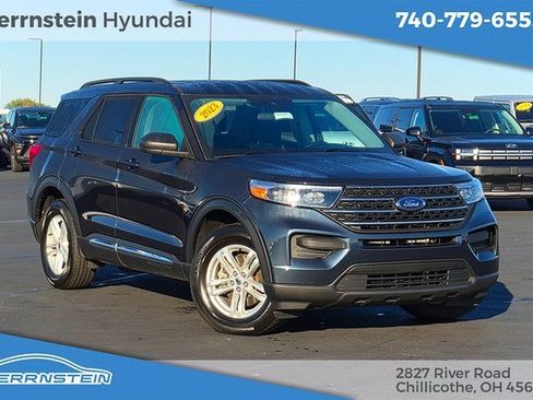Used 2023 Ford Explorer XLT image 1