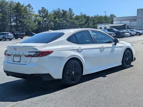 Used 2025 Toyota Camry SE w/ Convenience Package FWD image 7