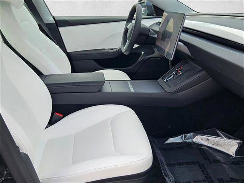Used 2025 Tesla Model 3 Long Range RWD image 22