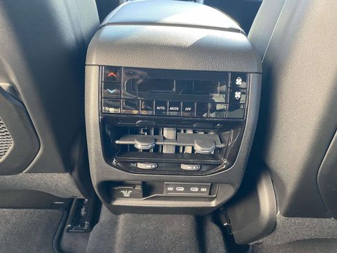 New 2026 Jeep Grand Cherokee L 4WD image 12