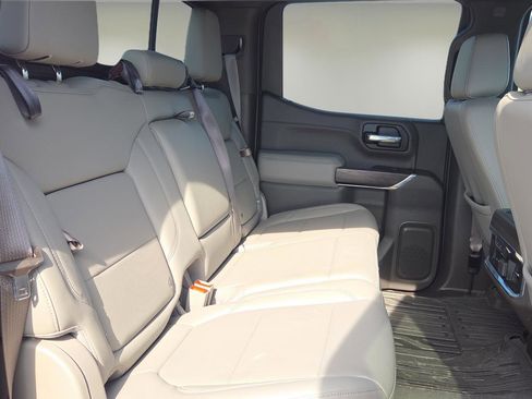 Used 2019 GMC Sierra 1500 SLT image 17