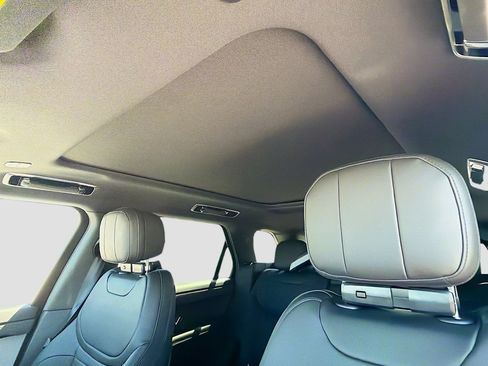 New 2025 Land Rover Range Rover Sport Dynamic SE image 27