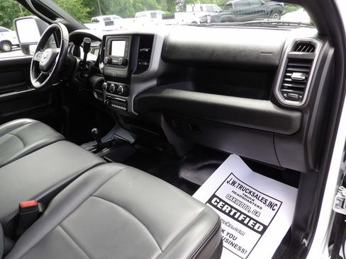 Used 2024 RAM 3500 Tradesman w/ Chrome Appearance Group AWD/4WD image 40