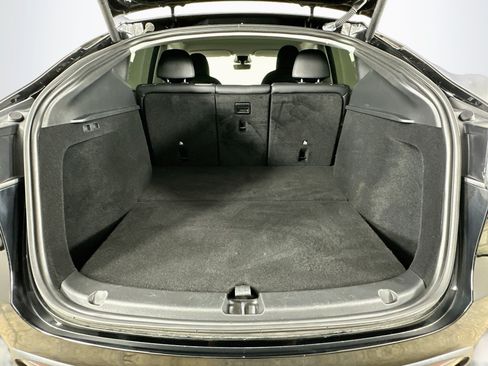 Used 2024 Tesla Model Y Long Range RWD image 28