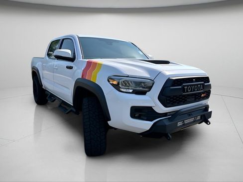 Used 2021 Toyota Tacoma TRD Pro AWD/4WD image 2