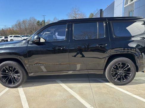 Used 2022 Jeep Grand Wagoneer Series II AWD/4WD image 12
