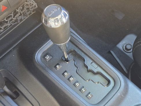 Used 2011 Jeep Wrangler Unlimited Sahara w/ Dual Top Group image 36