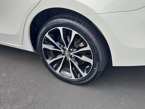 Used 2018 Toyota Corolla XSE w/ Carpet Mat Package (TMS) FWD image 10