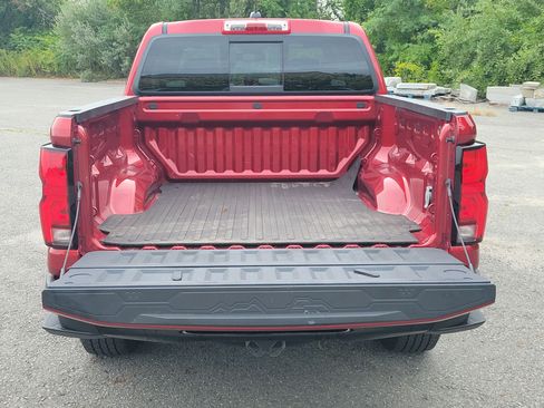 Used 2023 Chevrolet Colorado Z71 w/ Z71 Convenience Package 2 AWD/4WD image 17