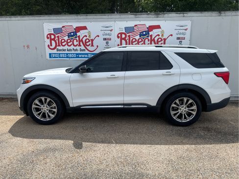 Used 2021 Ford Explorer Limited w/ Equipment Group 301A RWD image 7