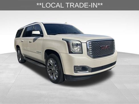 Used 2015 GMC Yukon XL SLT w/ Open Road Package image 3