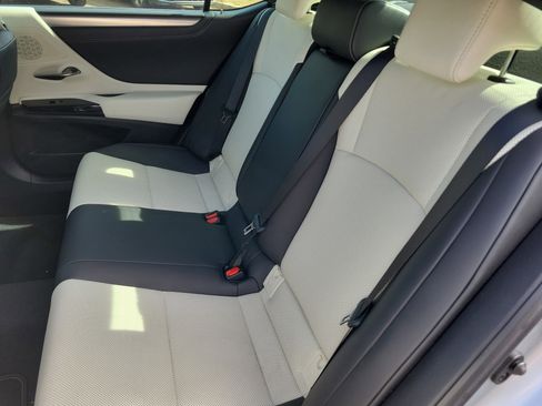 Used 2022 Lexus ES 350 F Sport w/ Accessory Package 2 image 7