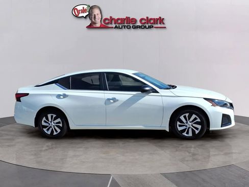 Used 2025 Nissan Altima 2.5 S FWD image 7