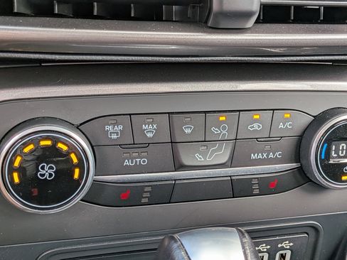 Used 2021 Ford EcoSport SE image 29