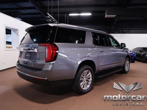 Used 2022 GMC Yukon XL SLT w/ SLT Luxury Package image 7