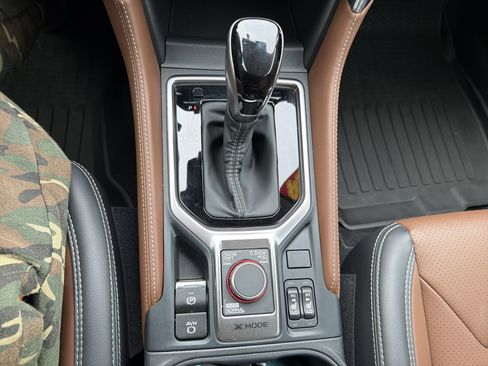 Used 2024 Subaru Forester Touring w/ Pop Package 2 image 31