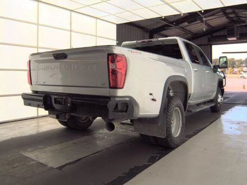 Used 2022 Chevrolet Silverado 3500 LT w/ Convenience Package AWD/4WD image 4