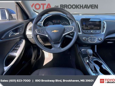 Used 2024 Chevrolet Malibu LT FWD image 5
